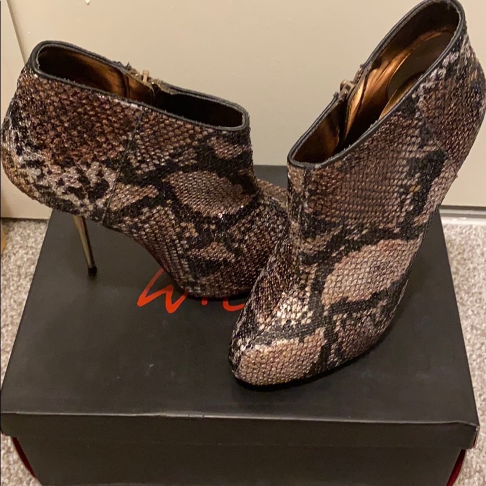 New Snake Skin Booties Size 8